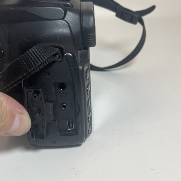 UNTESTED - PARTS OR REPAIR Canon EOne Size Digital Rebel XT DSLR Digital Camera - Picture 5 of 7